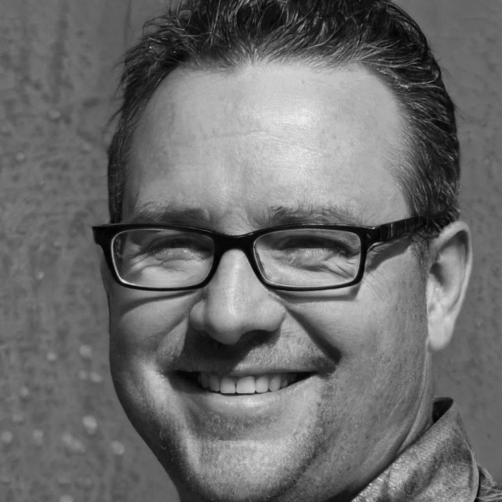 Formateur Julien Marchand expliquant les concepts financiers
