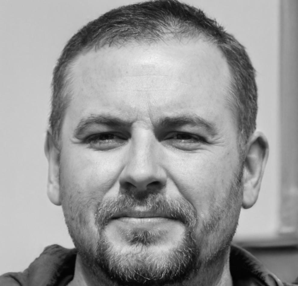 Portrait de Damien Rousseau, expert en finance d'entreprise