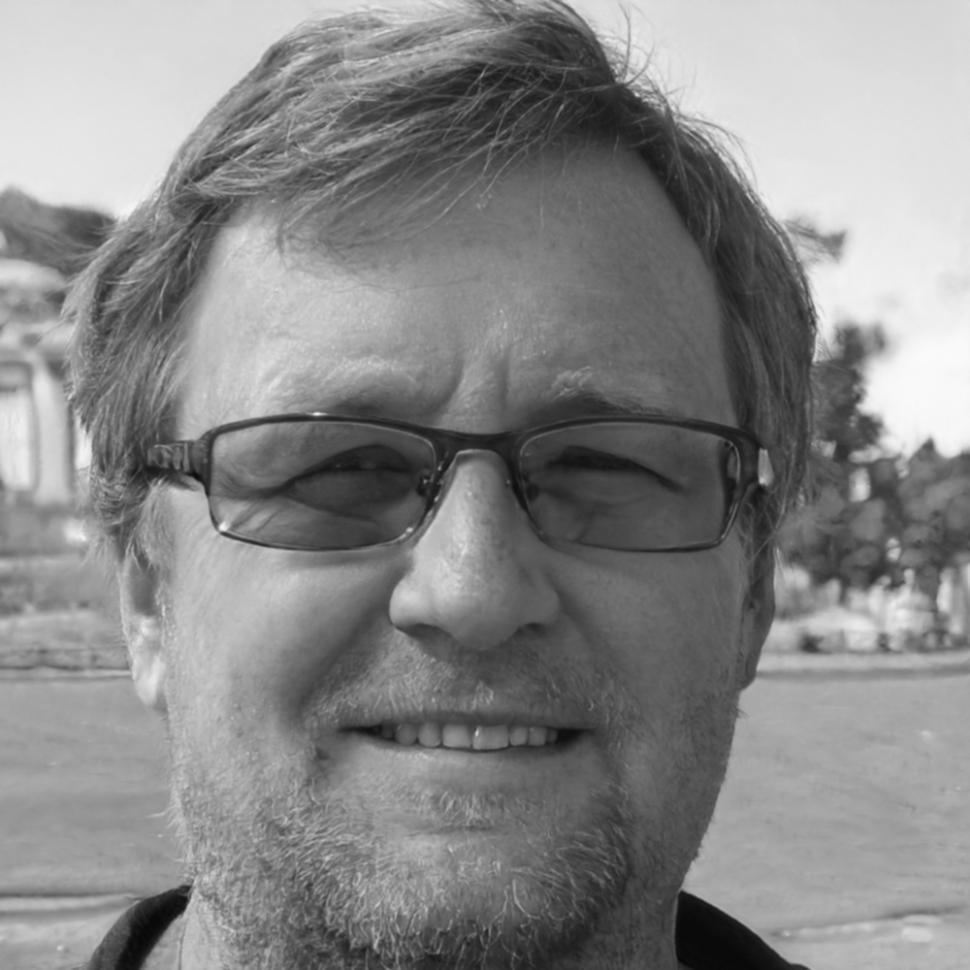 Portrait de Maxence Dubois, expert en gestion financière